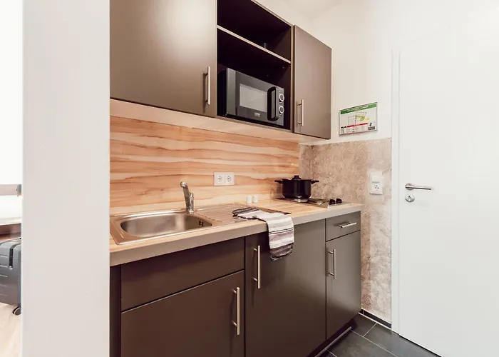 מלון דירות Othello 3*